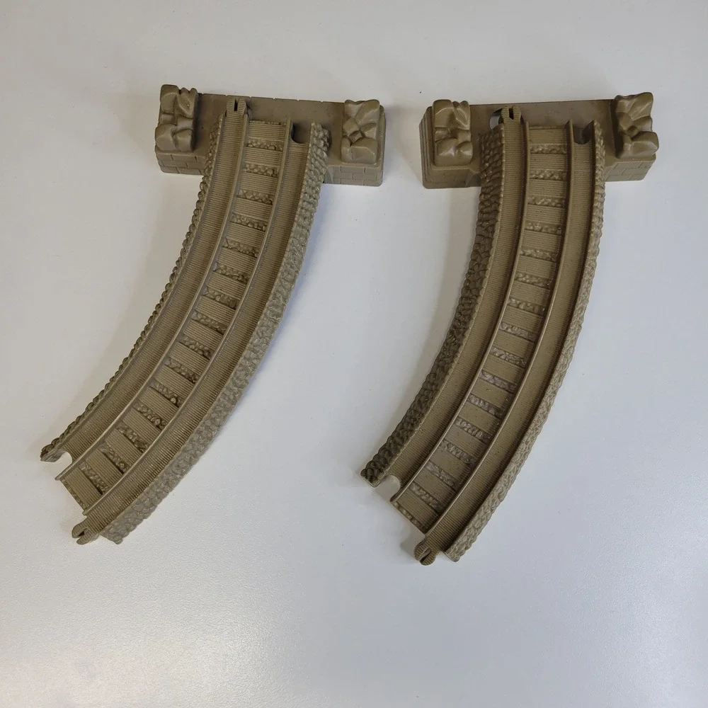 Thomas Train Wooden Railway Curved Track Pieces Gold Brown‎ Lot of 2 Replacement